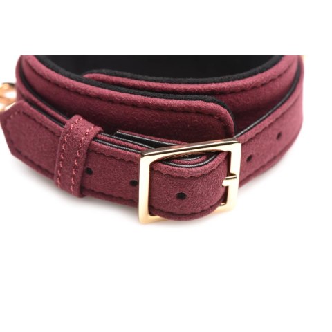 XR Brands 6-elementowy zestaw akcesoriow zamszowych bordowo-złotych XR Brands 6-elementowy zestaw akcesoriow zamszowych bordowo-złotych