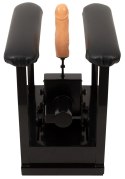 The Banger Sit-On-Me - zaawansowana maszyna intymna z nakładką TPE 18 cm