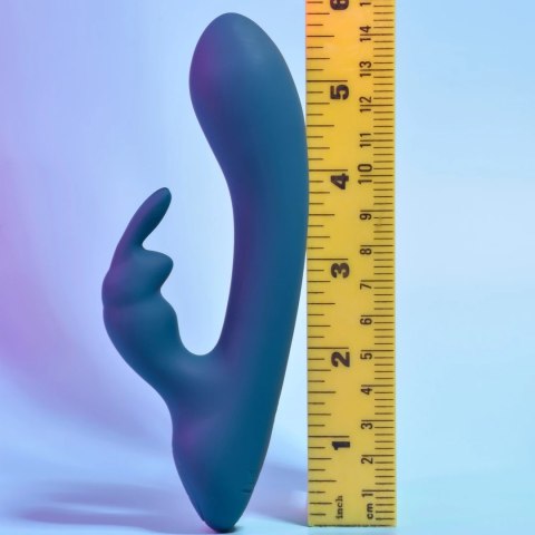Playboy Pleasure Lil Rabbit - kompaktowy model z podwojnym systemem wibracji Playboy Pleasure Lil Rabbit - kompaktowy model z podwojnym systemem wibracji