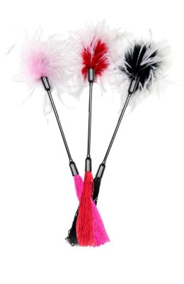 S&M Whip & Tickle Black & White - bat z piorkiem 2w1, 40 cm