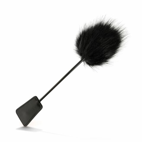 TeaseMe Duo Tickler & Whip Black 2w1 - piorka i bat do masażu 39 cm TeaseMe Duo Tickler & Whip Black 2w1 - piorka i bat do masażu 39 cm