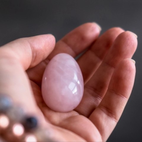 La Gemmes Yoni Egg Rose Quartz M - naturalny kwarc rożowy, rozmiar M La Gemmes Yoni Egg Rose Quartz M - naturalny kwarc rożowy, rozmiar M