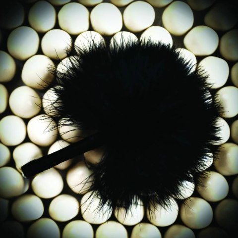 Bijoux Indiscrets Tickle Me Tickler Black - piorko do masażu czarne Bijoux Indiscrets Tickle Me Tickler Black - piorko do masażu czarne