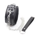 Obroża z smyczą Collar With Metal Leash Obroża z smyczą Collar With Metal Leash