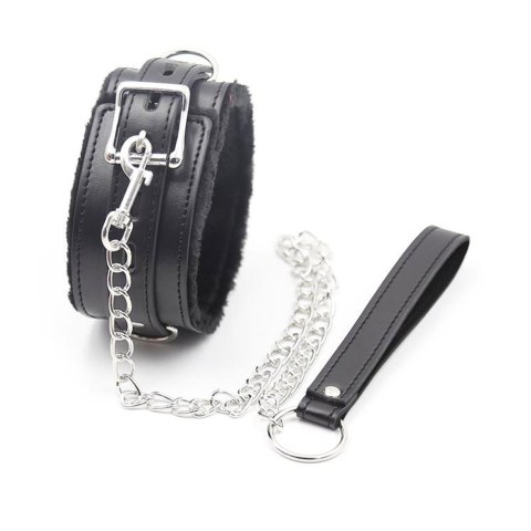 Obroża z smyczą Collar With Metal Leash Obroża z smyczą Collar With Metal Leash