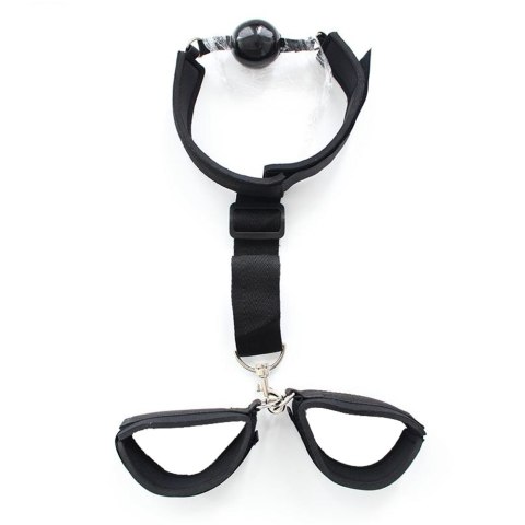 Uprząż z kneblem Gag Ball With Hand Cuff Uprząż z kneblem Gag Ball With Hand Cuff
