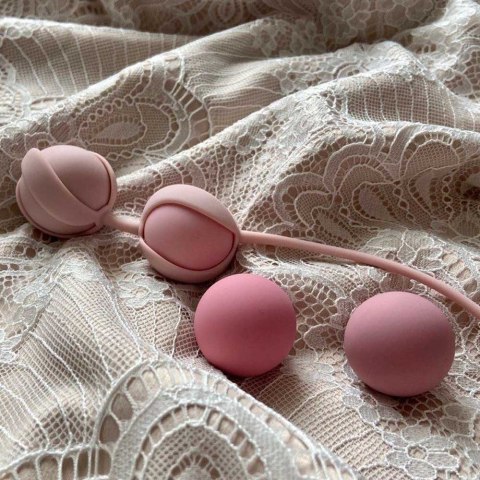 Kulki dopochwowe do stymulacji 4 sztuki, z ciężarkami. Valkyrie Pink Kulki dopochwowe do stymulacji 4 sztuki, z ciężarkami. Valkyrie Pink