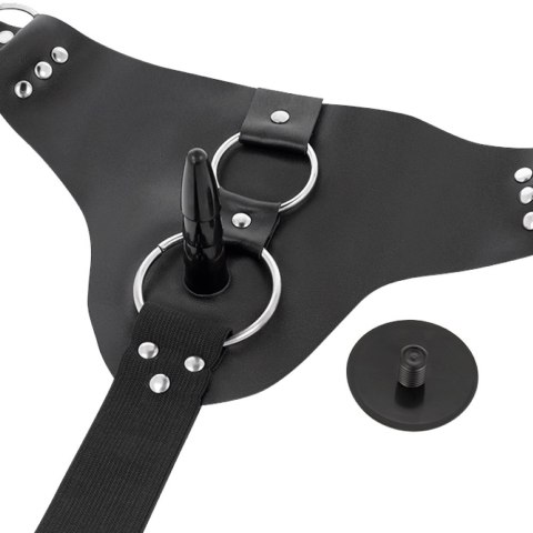 Strap-on, penis z jądrami na regulowanej uprzęży. Ekskluzywny gadżet erotyczny do penetracji intymnej. Strap-on, penis z jądrami na regulowanej uprzęży. Ekskluzywny gadżet erotyczny do penetracji intymnej.