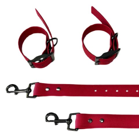 Kajdanki na nogi BDSM z łącznikiem. Regulowane, czerwone, do bondage. Kajdanki na nogi BDSM z łącznikiem. Regulowane, czerwone, do bondage.