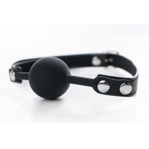 Black silicone ball gag with adjustable straps Black silicone ball gag with adjustable straps