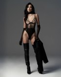 Obsessive Vila Blanes Teddy czarny z kwiatowym haftem, regulowany