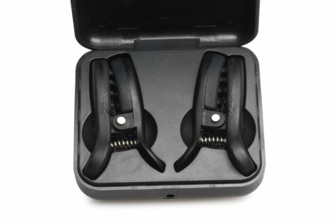 XR Brands Dark Grip czarne zaciski wibrujące z etui Master Series XR Brands Dark Grip czarne zaciski wibrujące z etui Master Series